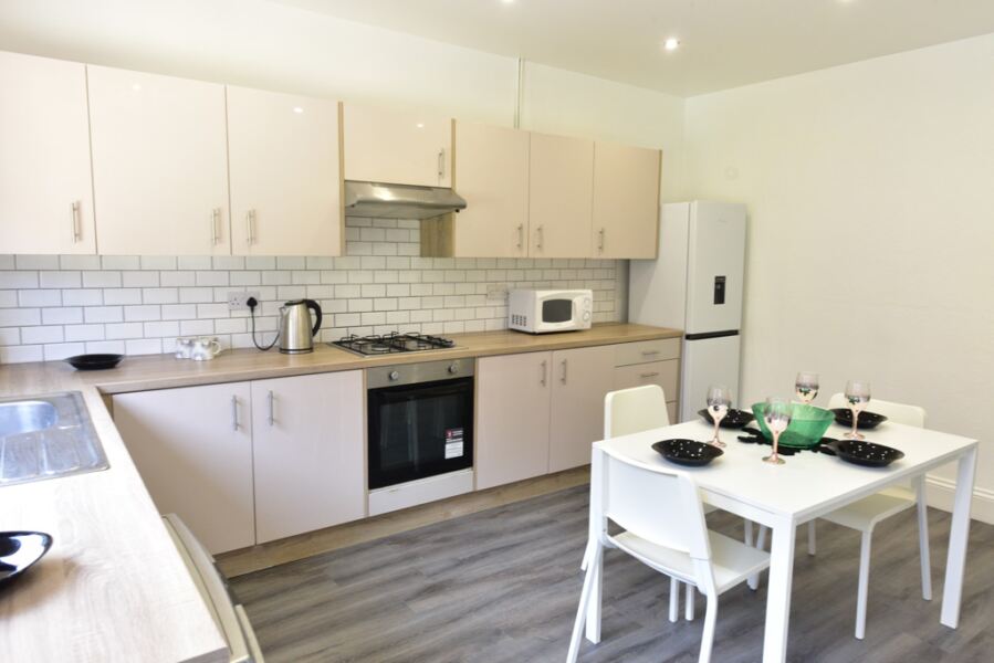 House Hessle Mount in Leeds