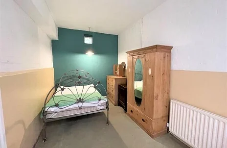 Flat Ramsdell Road in Elvetham Heath