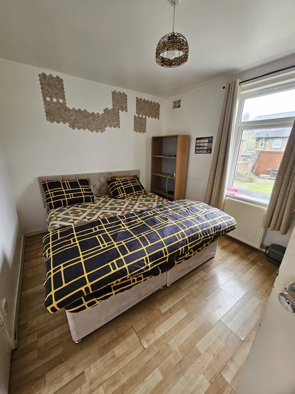 Room Broomhouse Crescent in City of Edinburgh