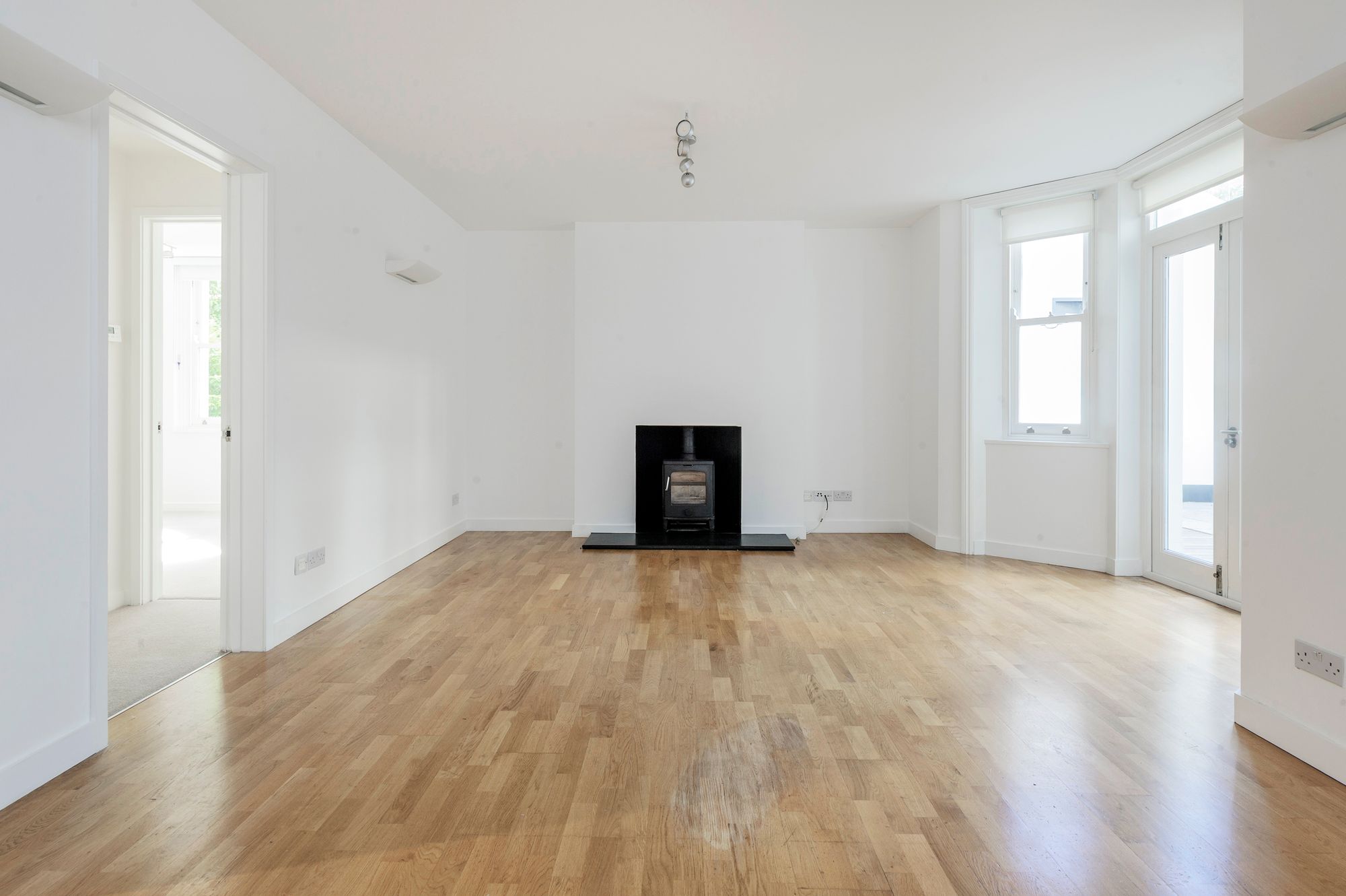 Flat Fellows Road in Greater London