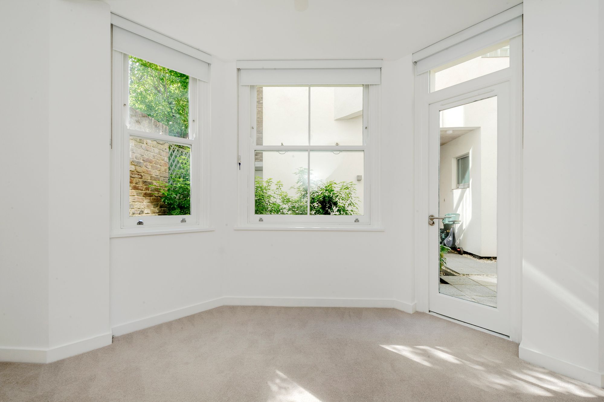 Flat Fellows Road in Greater London
