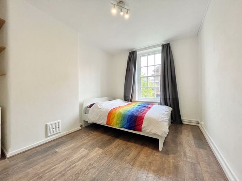 Flat Frampton Street in City of Westminster