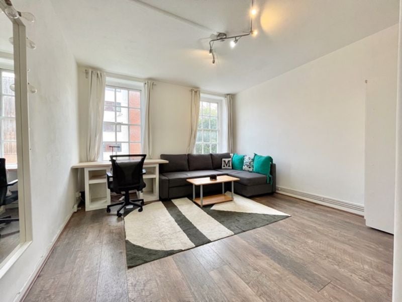Flat Frampton Street in City of Westminster