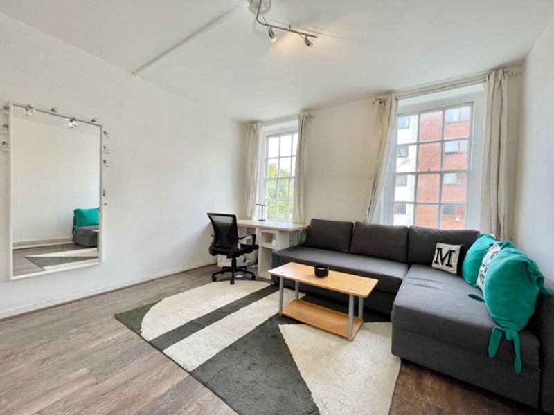 Flat Frampton Street in City of Westminster