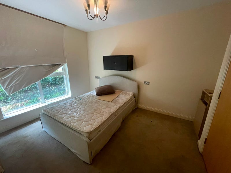 Room Watkin Road in Leicester