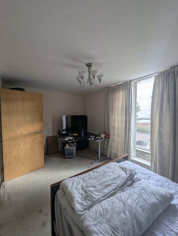 Room Watkin Road in Leicester