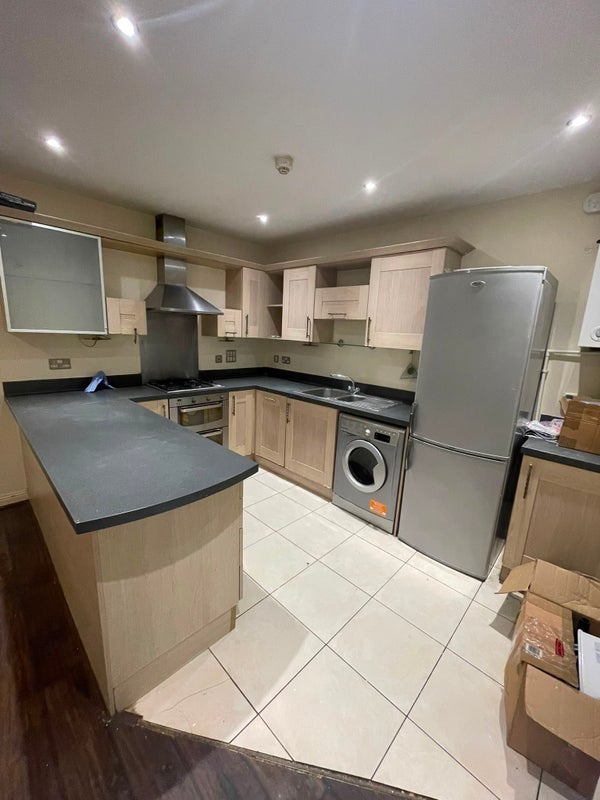 Room Watkin Road in Leicester