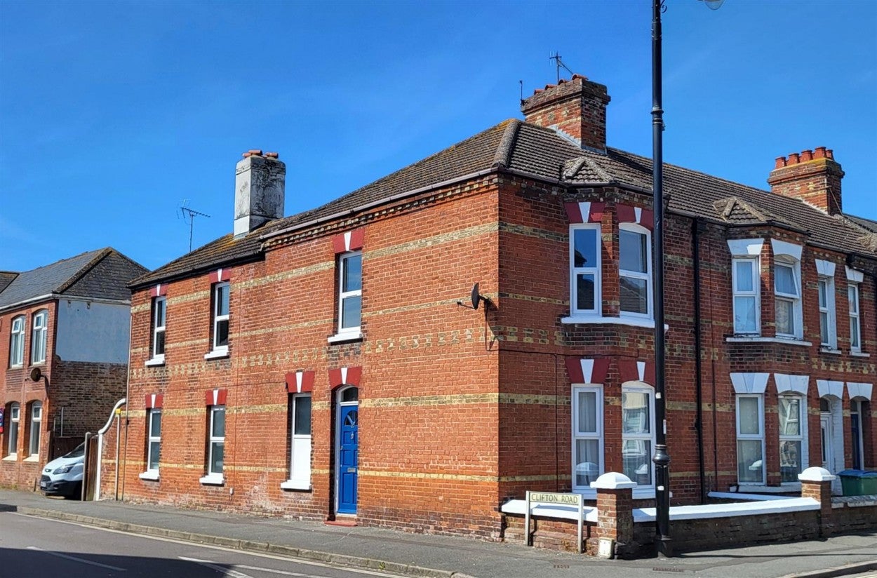 House New Road in Arun