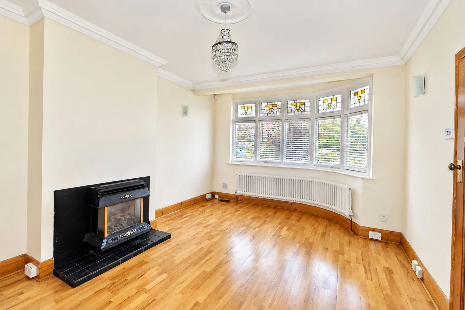 House Ainsley Avenue in Greater London