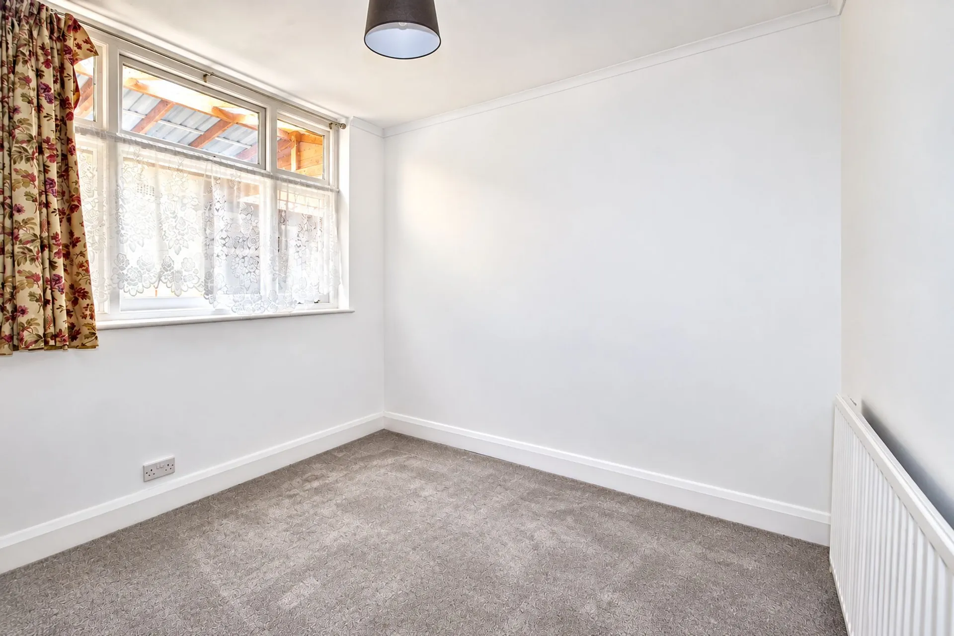 House Ainsley Avenue in Greater London