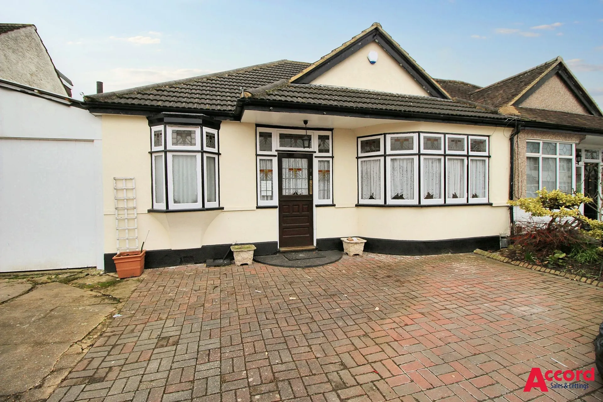 House Ainsley Avenue in Greater London