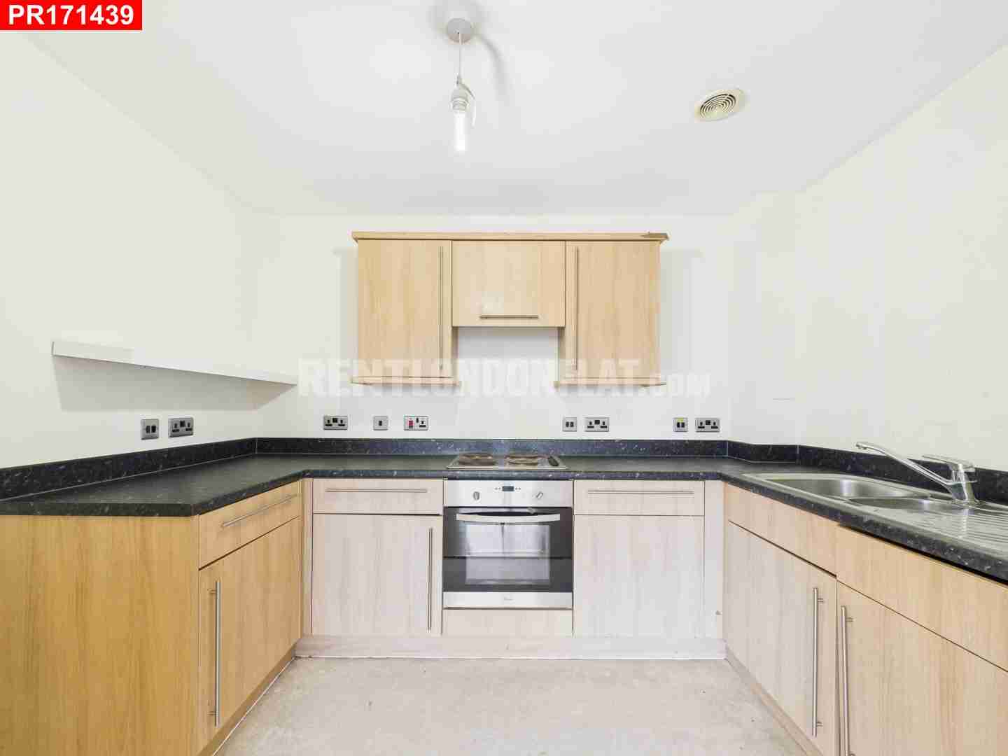 Flat Lingard Avenue in Greater London