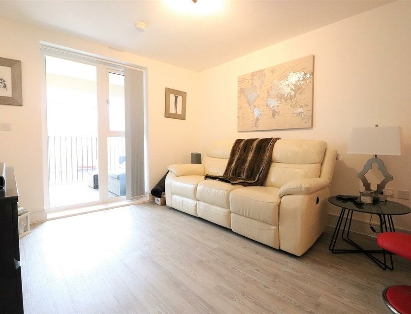 Flat Suffield Hill in High Wycombe