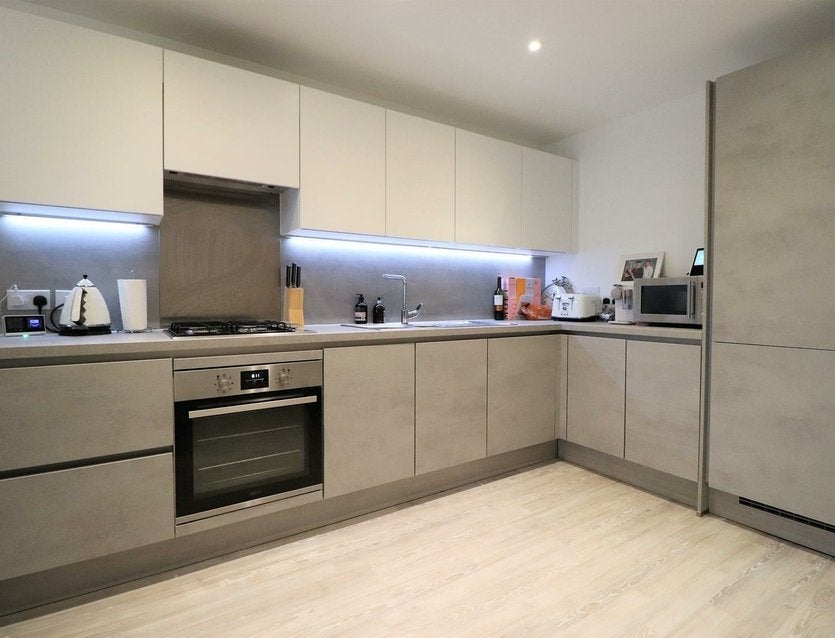Flat Suffield Hill in High Wycombe