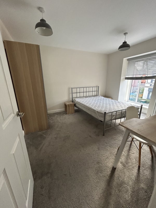 Room Greenfinch Road in Coventry