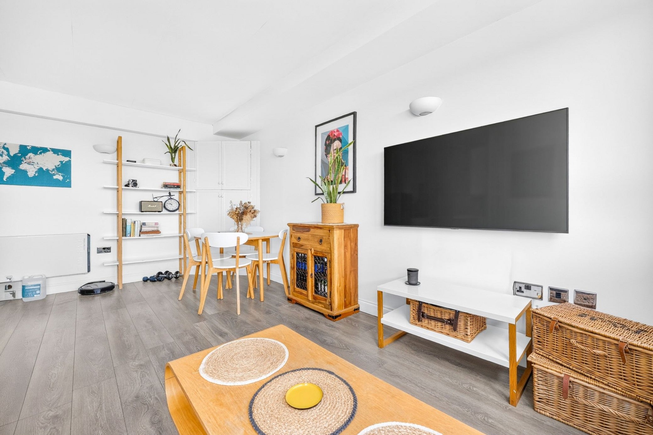 Flat Seven Sisters Road in Greater London