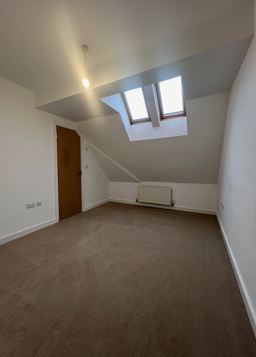 Flat Prenton Lane in Prenton