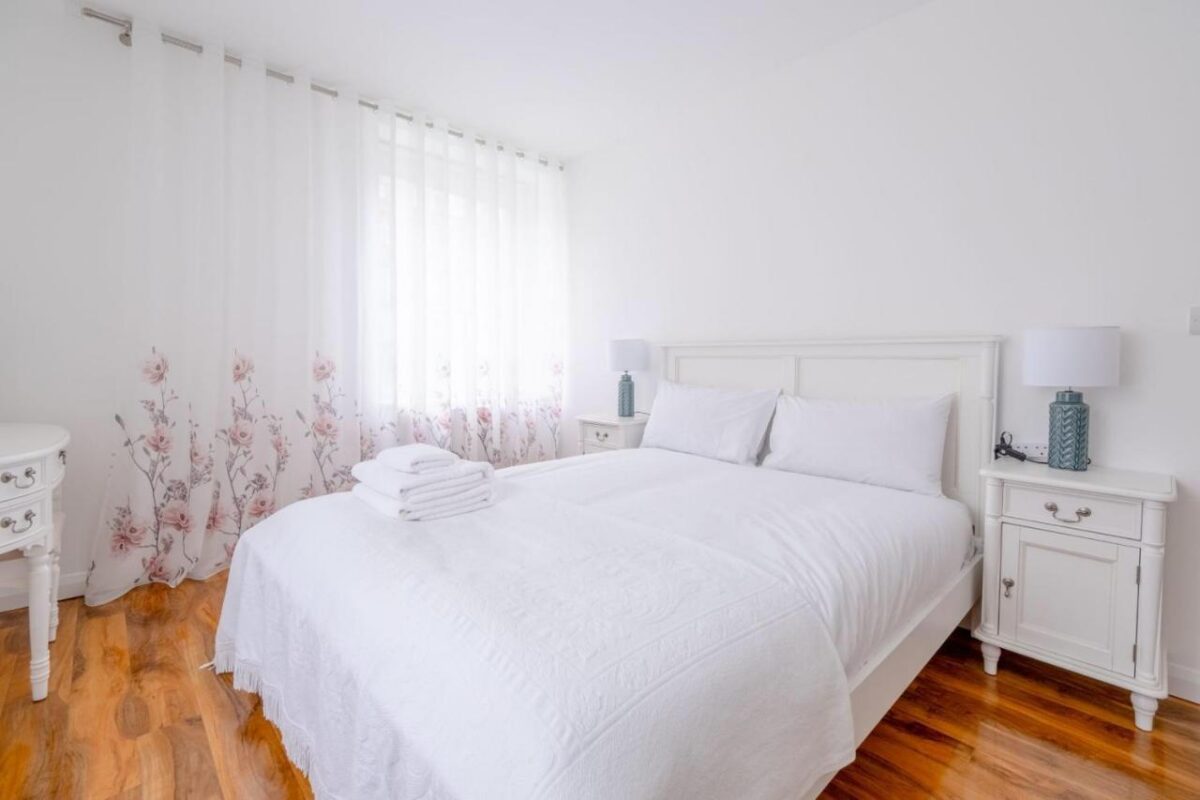 Flat Barnsbury Road in Greater London