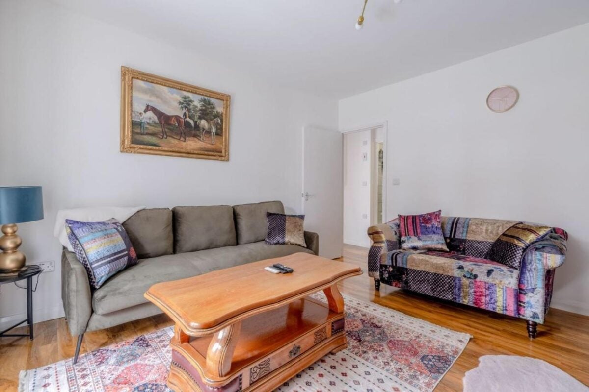 Flat Barnsbury Road in Greater London