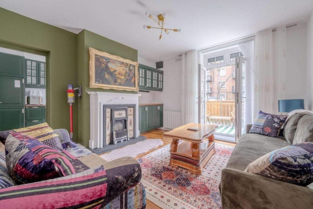 Flat Barnsbury Road in Greater London