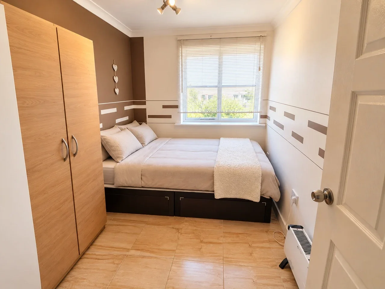 Flat Otter Close in Greater London