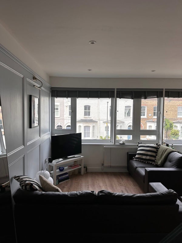 Room Shuttleworth Road in Greater London