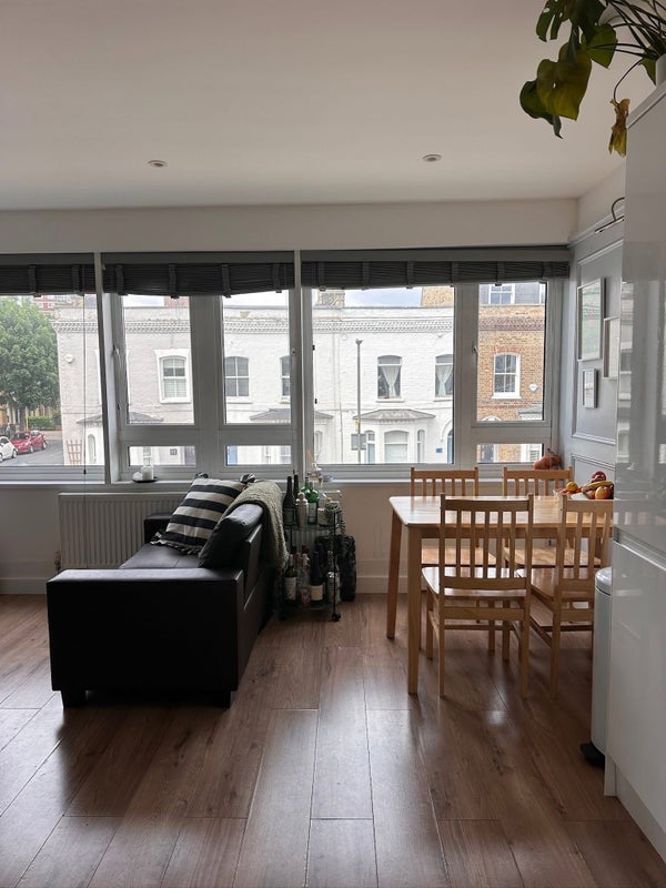 Room Shuttleworth Road in Greater London