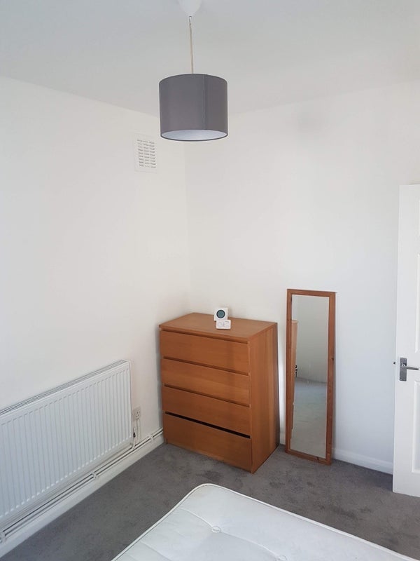 Room York Road in Greater London