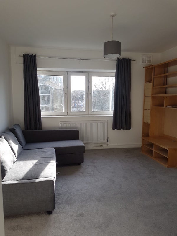 Room York Road in Greater London
