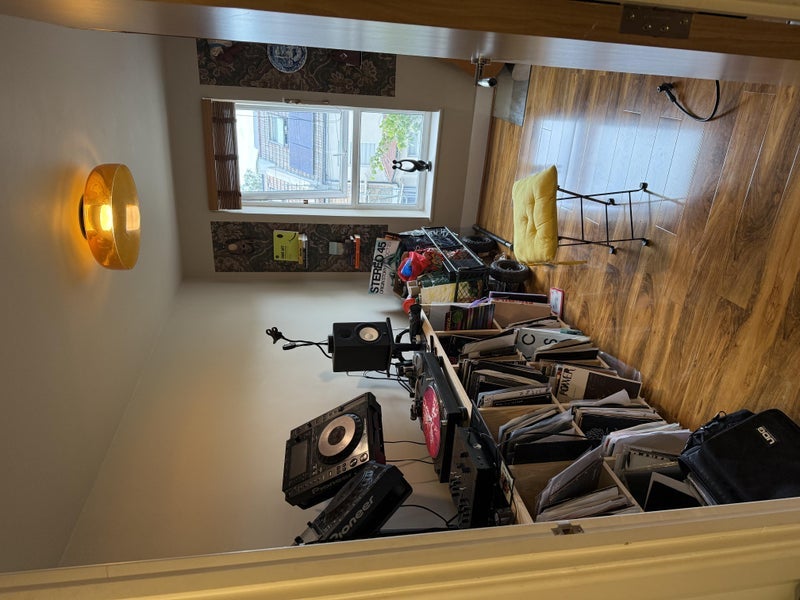 Room Canterbury Road in Greater London