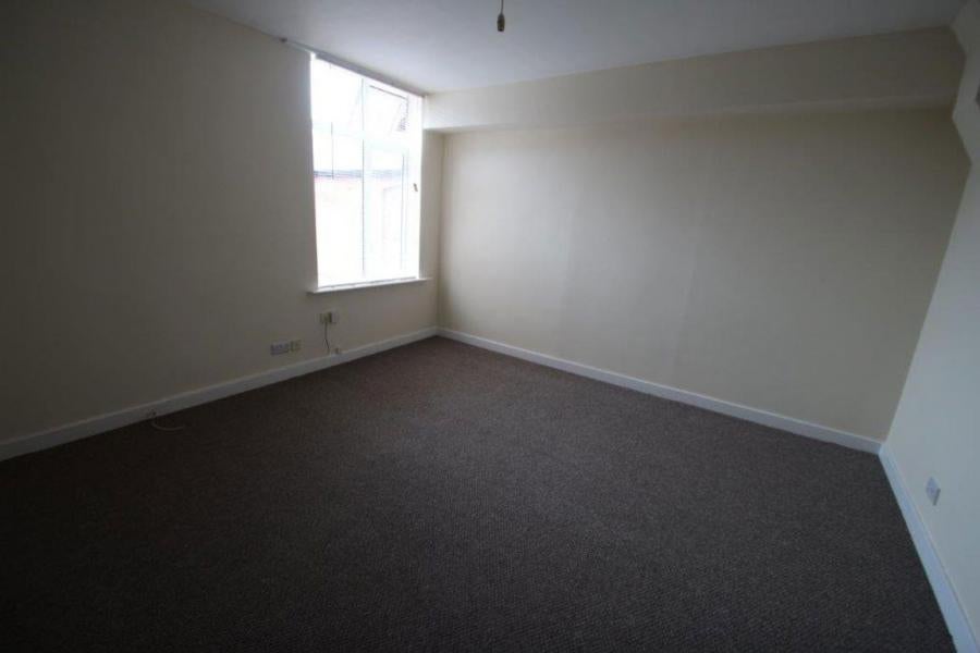 Flat Fosse Road South in Leicester