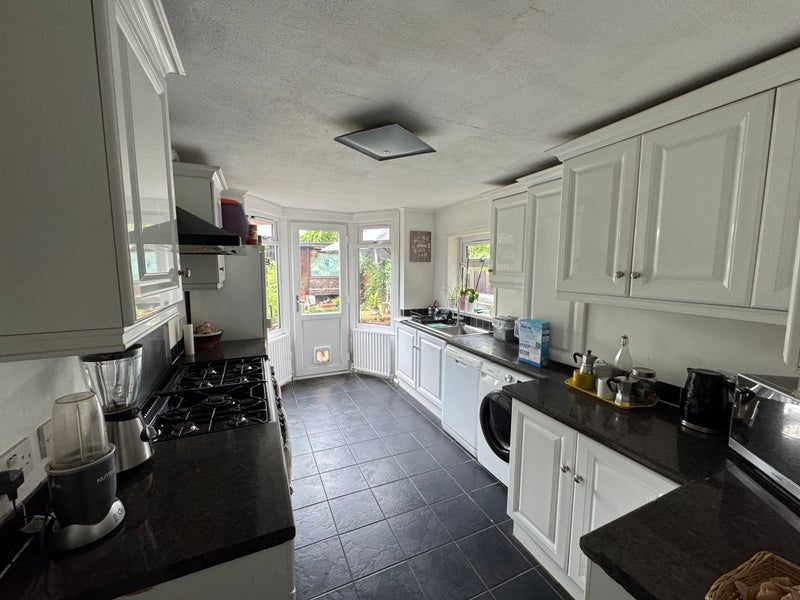 Room Gosterwood Street in Greater London
