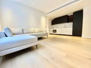 Flat Waterson Street in Greater London