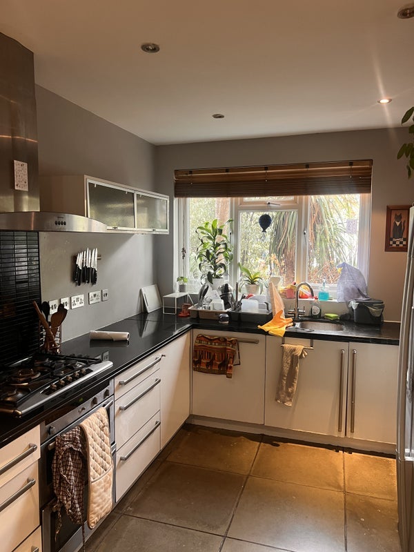 Room Halstow Road in Greater London