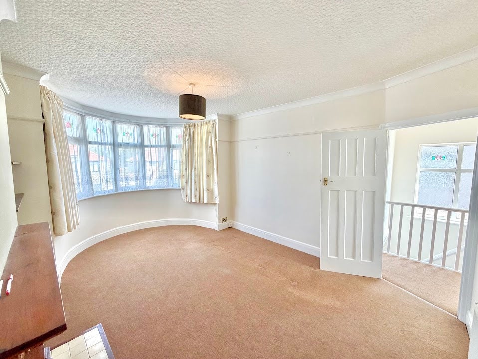 Flat Woodberry Avenue in Greater London