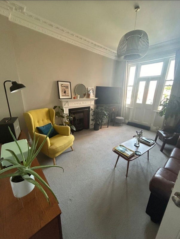 Room Goldhawk Road in Greater London
