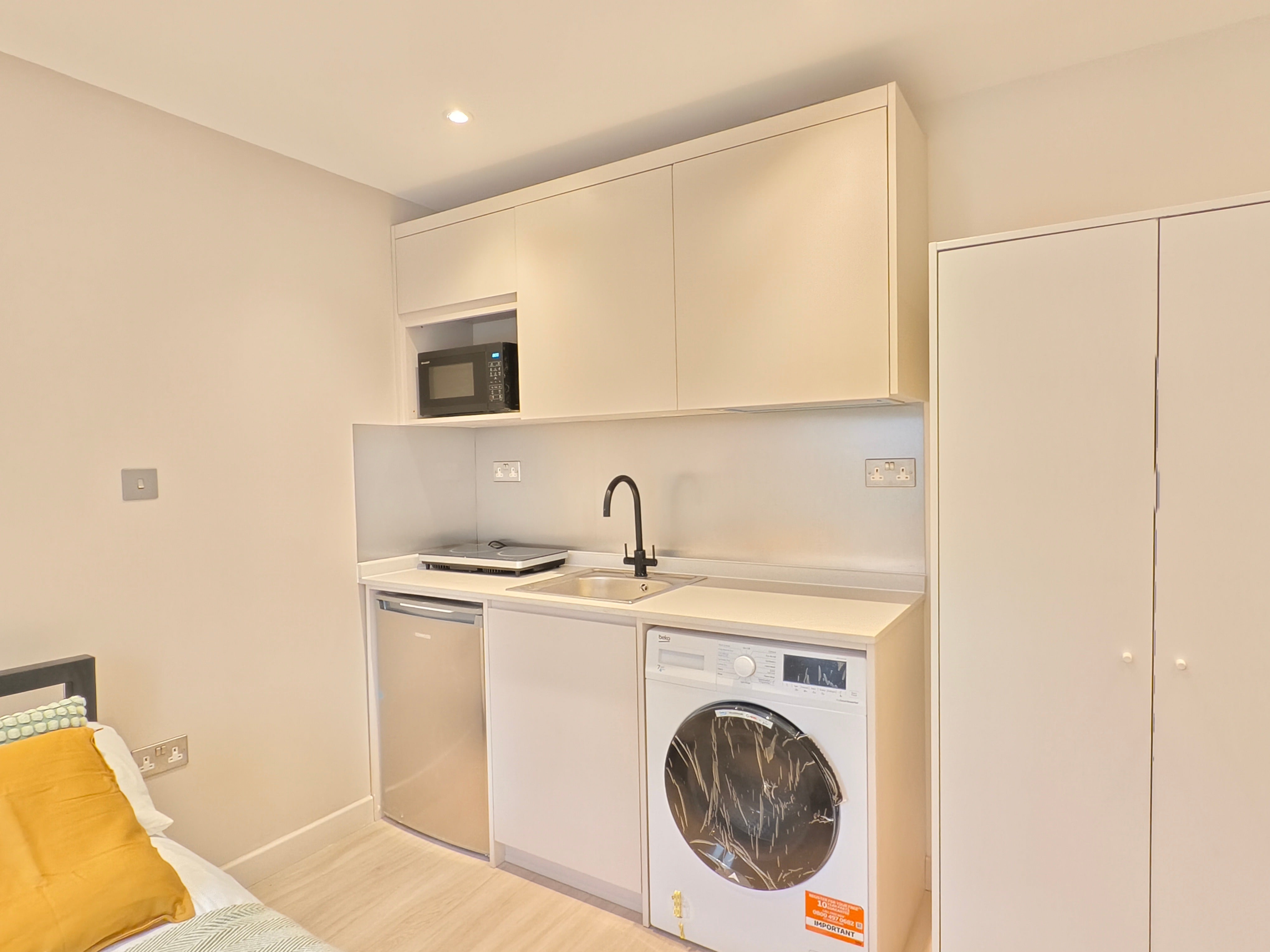 Flat Bisson Road in Greater London