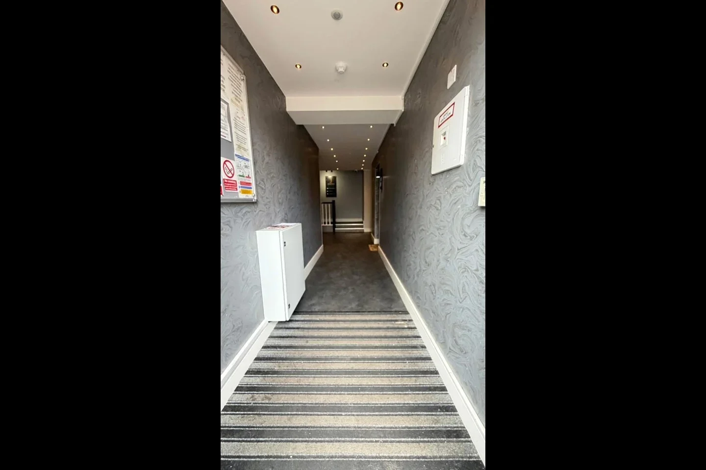 Flat Hornchurch Road in Greater London