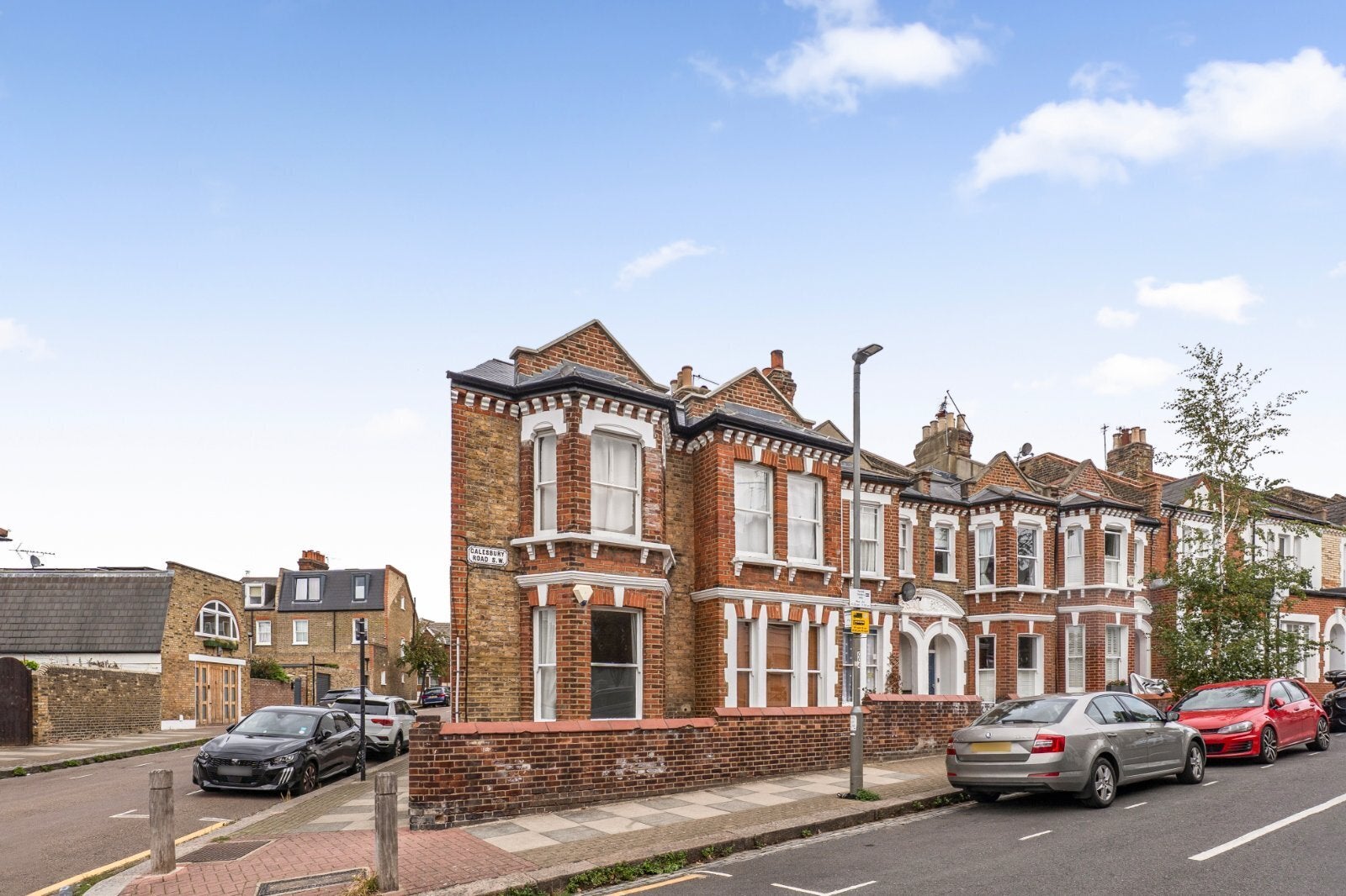 Flat Galesbury Road in Greater London