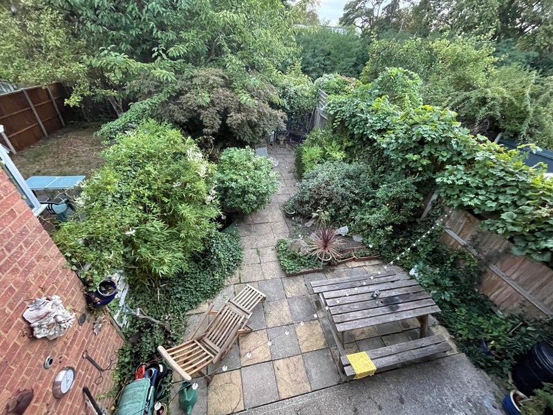Room Arundel Close in Greater London