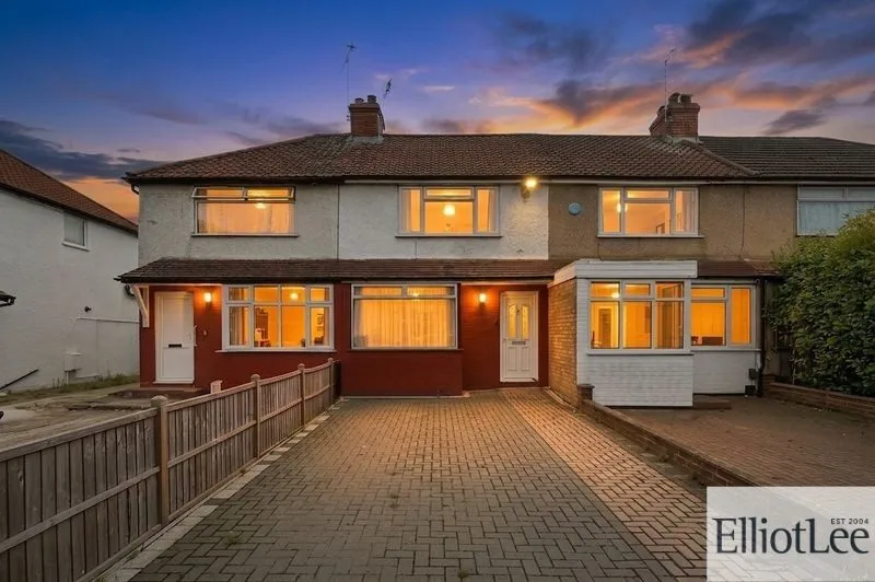 House Eastcote Lane in Greater London