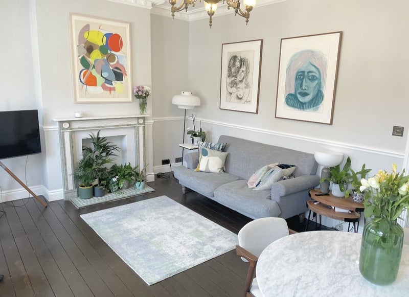 Room Crewdson Road in Greater London