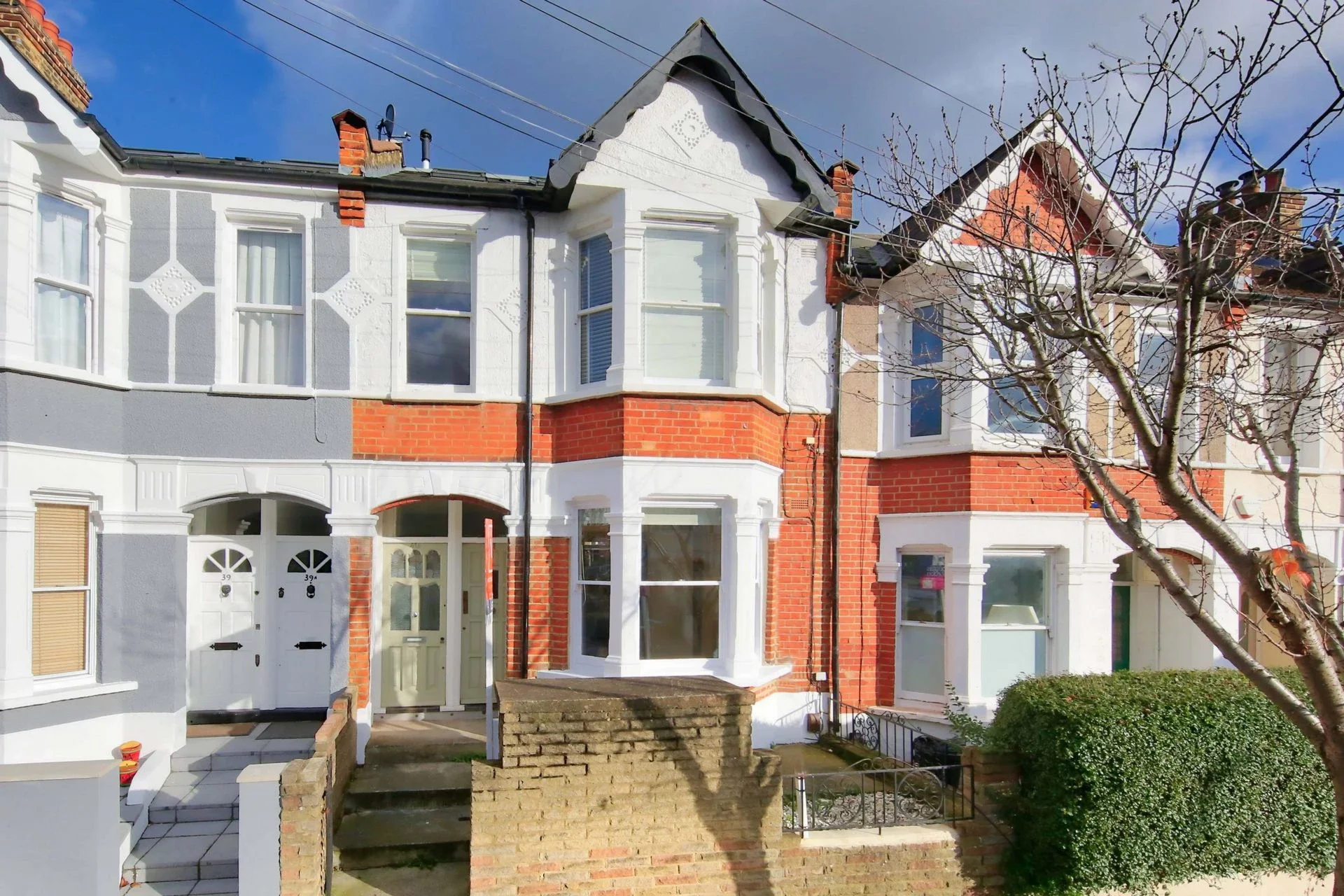 Flat Duntshill Road in Greater London