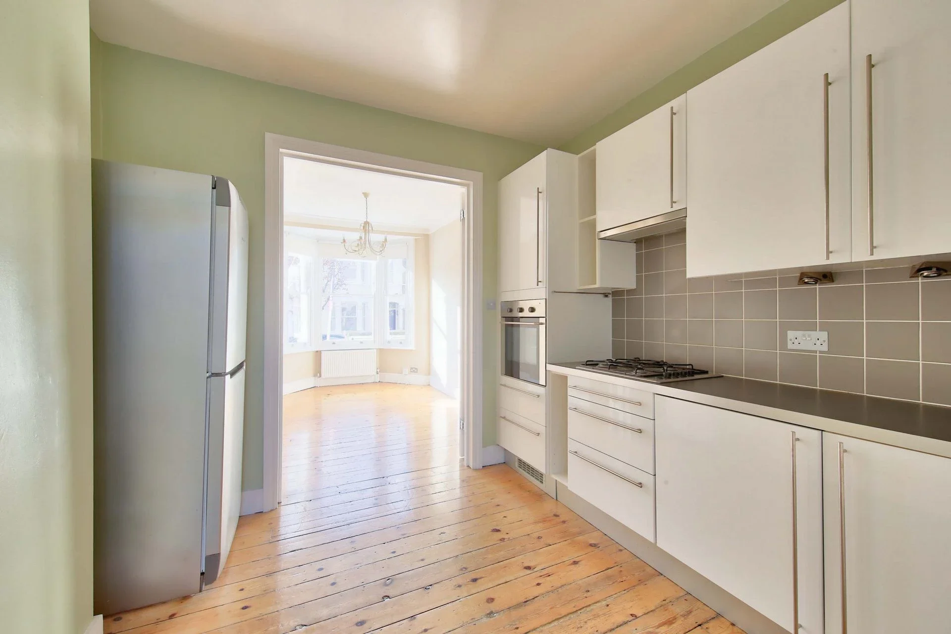 Flat Duntshill Road in Greater London