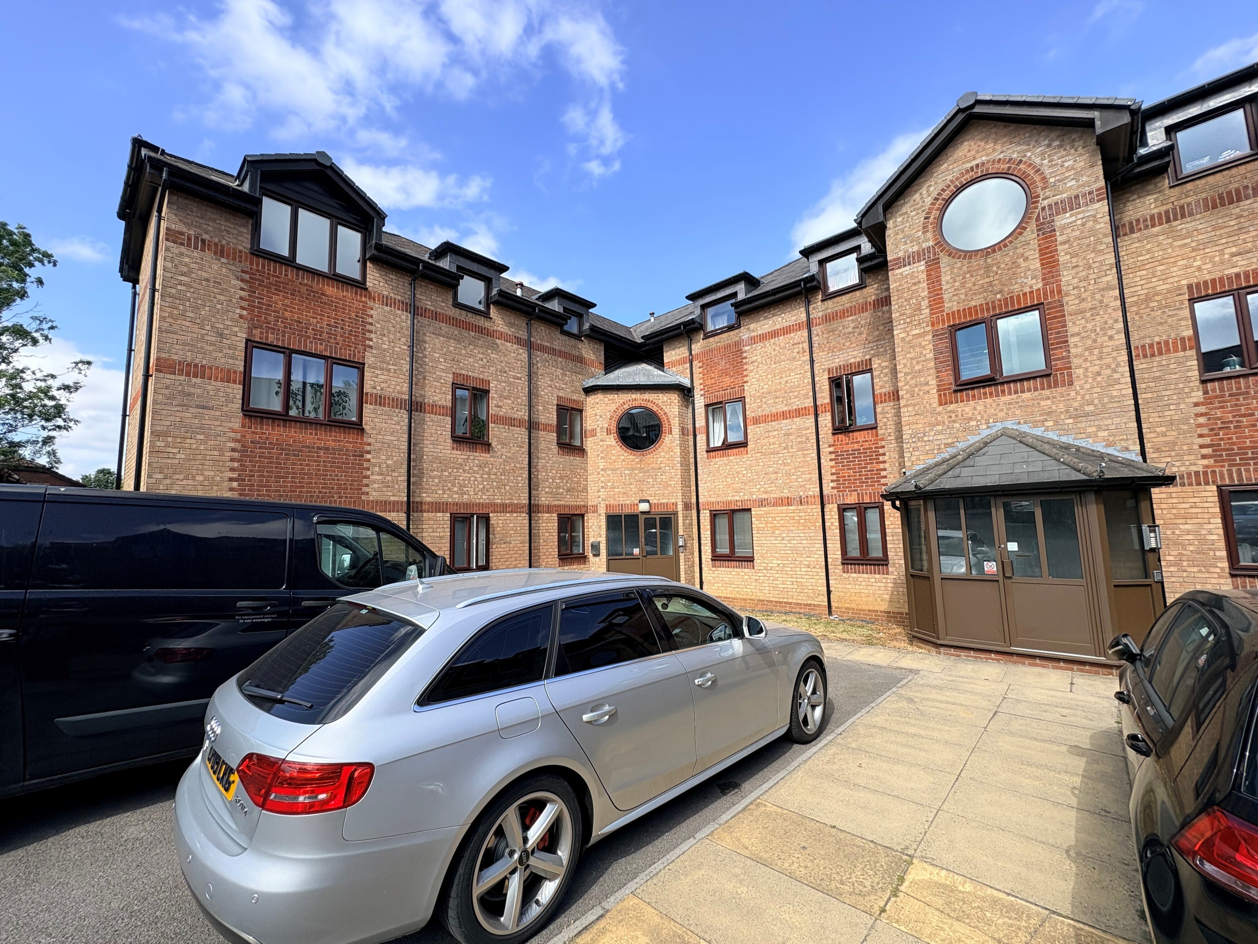 Flat Whitley Mead in Bristol