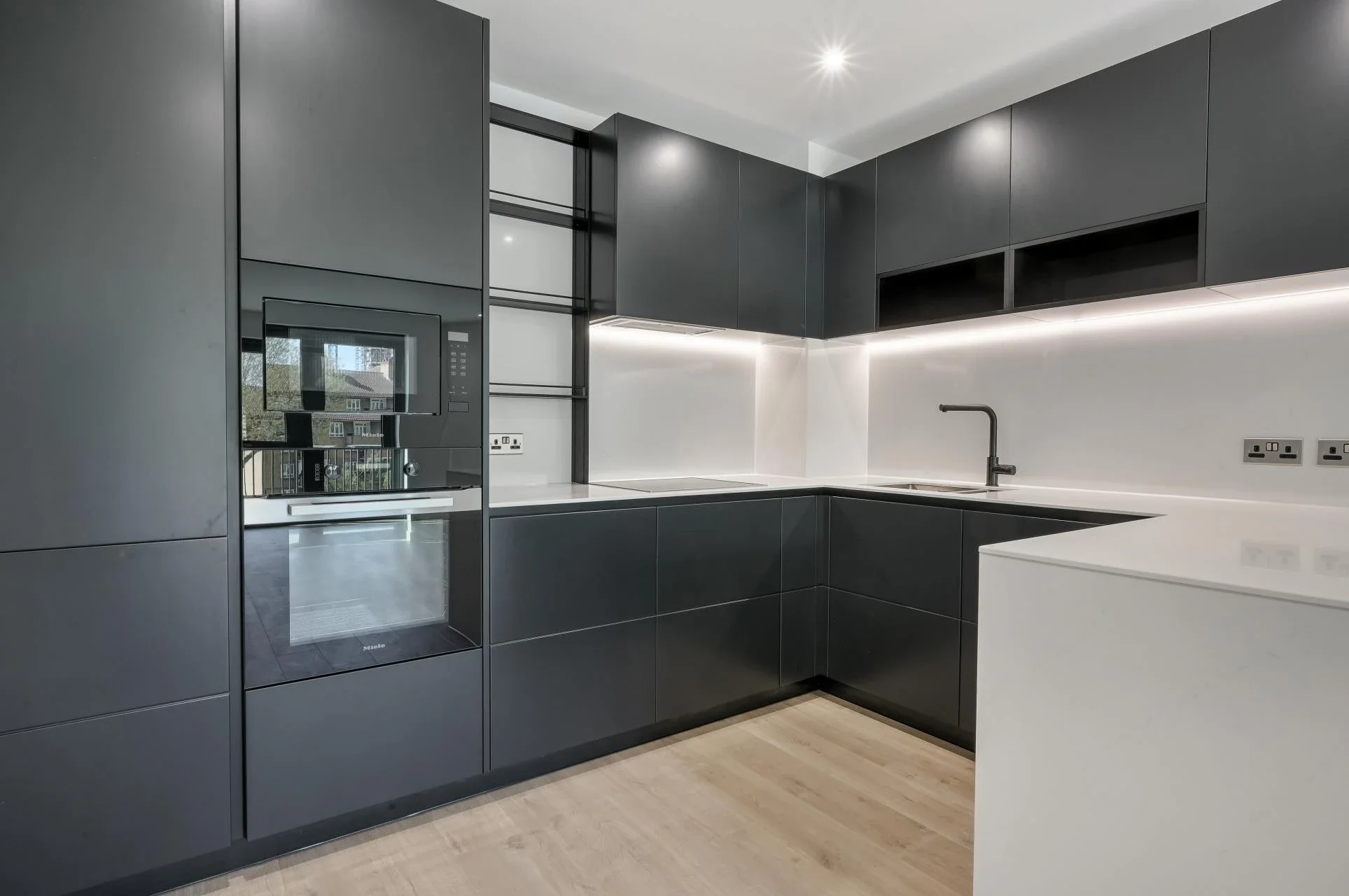 Flat Seven Sisters Road in Greater London