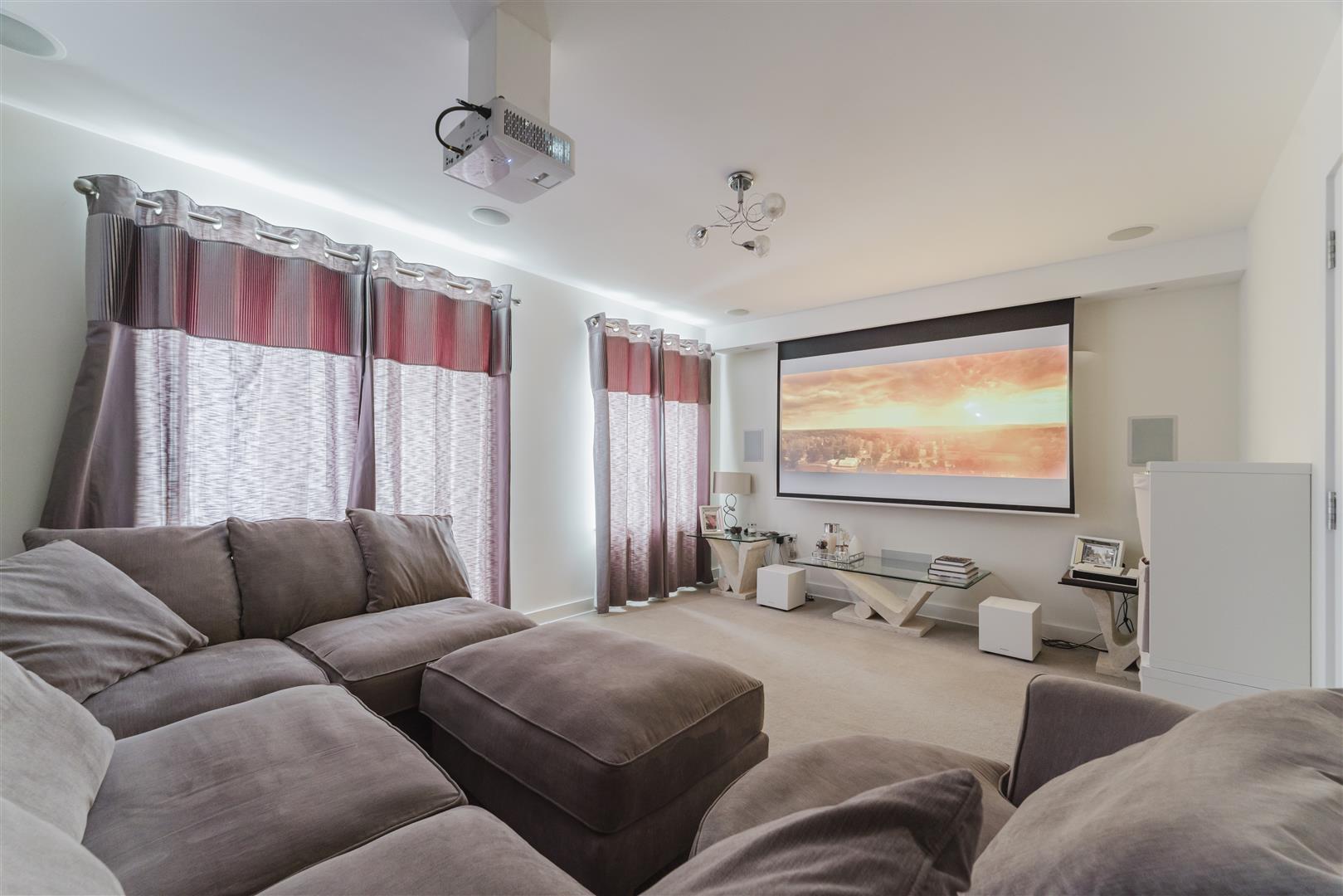 House Apsley Walk in Richings Park
