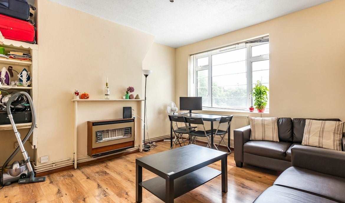 Flat Murphy Street in Greater London