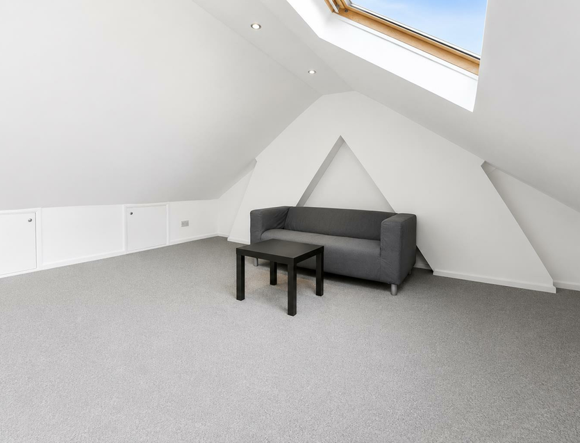 Flat Myddleton Road in Greater London