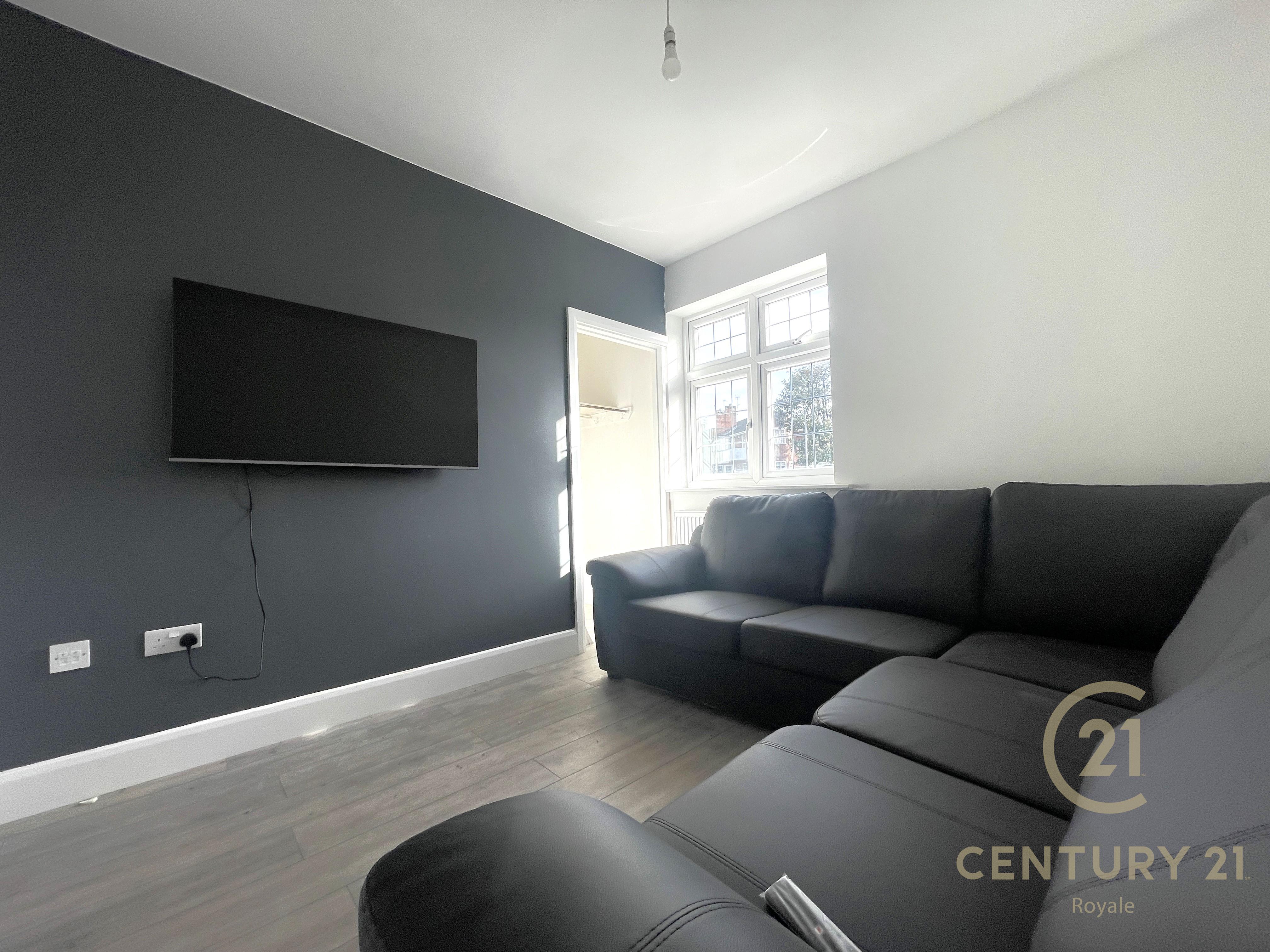 Room Maple Road in Greater London